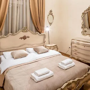  Апартаменты 3 Bedrooms Royal Italian Style In An Austrian Building, Parking, Balcony Украина