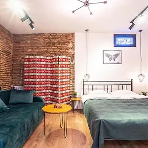  Апартаменты Old Town Studio Stylish & Central Грузия
